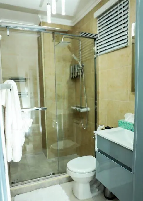 Chateau De Chiq Kingston Apartment