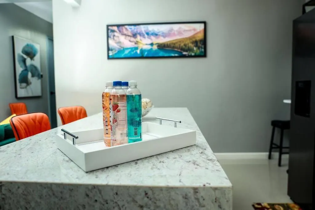 Chateau De Chiq Kingston Apartment